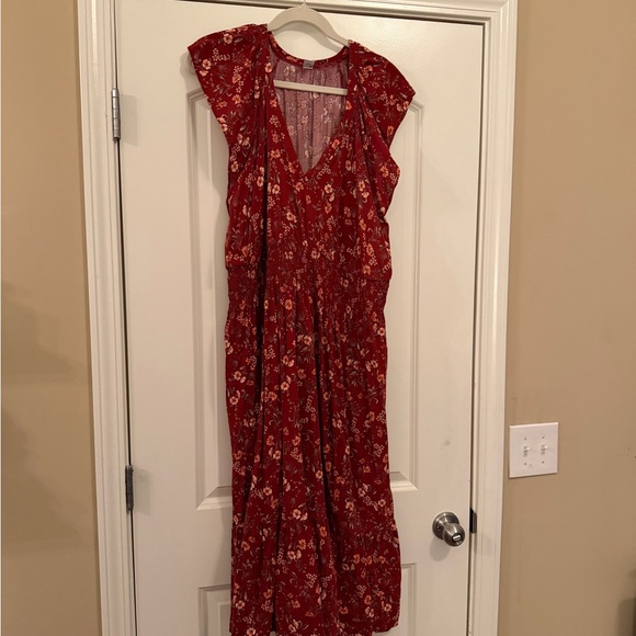 Old Navy Dresses & Skirts - Old Navy Red Floral Midi Dress